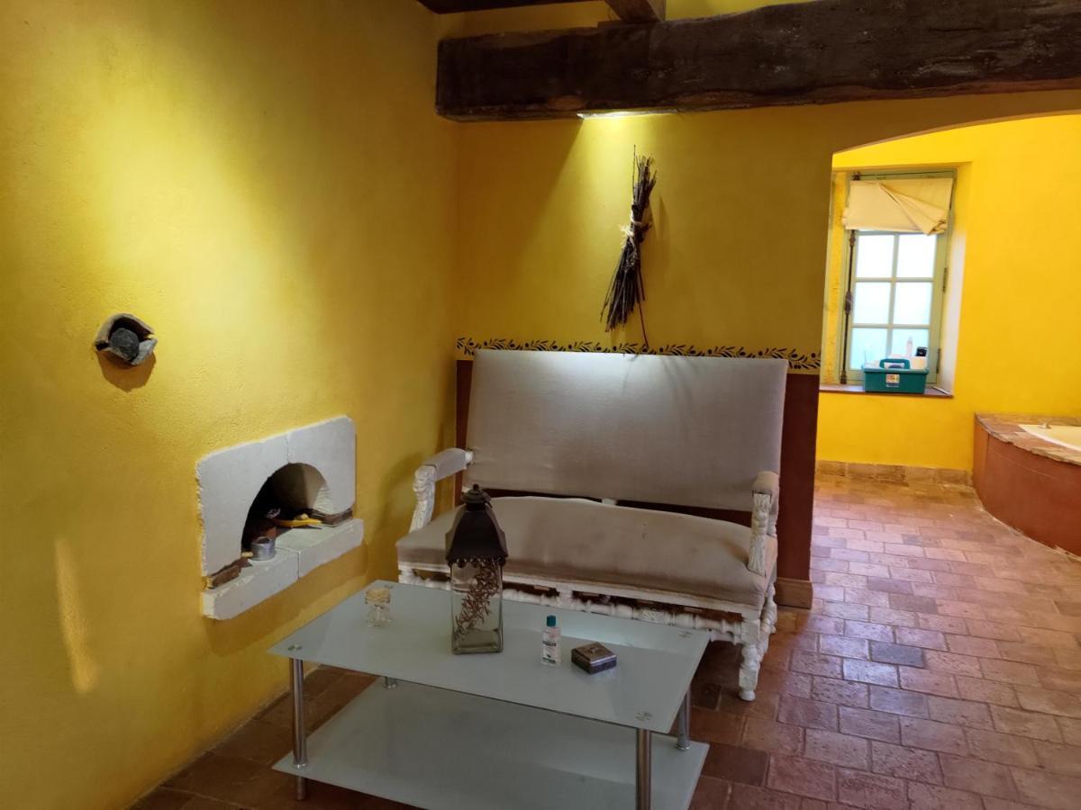 Le Manoir De Gatines Bed & Breakfast Tigné Екстериор снимка