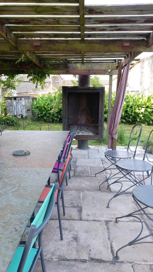 Le Manoir De Gatines Bed & Breakfast Tigné Екстериор снимка