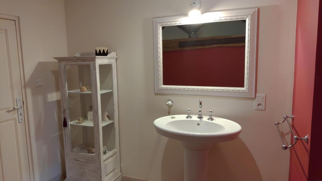 Le Manoir De Gatines Bed & Breakfast Tigné Екстериор снимка