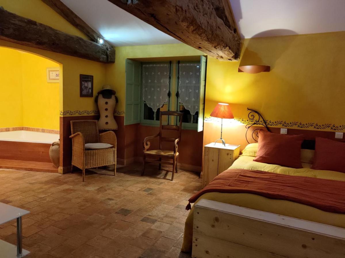 Le Manoir De Gatines Bed & Breakfast Tigné Екстериор снимка
